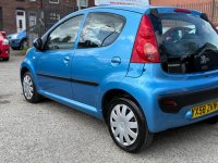 PEUGEOT 107
